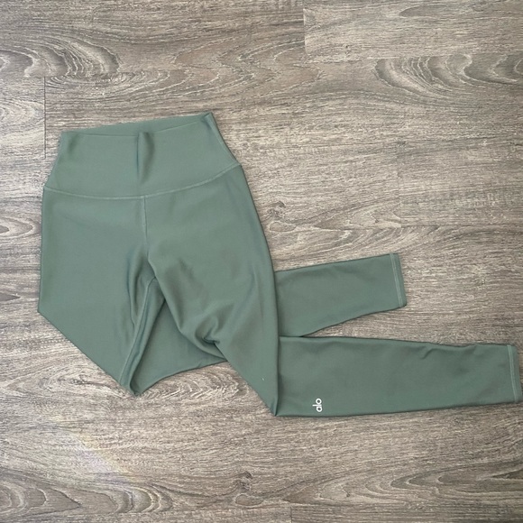 High-Waist Airlift Legging - Size S - Picture 7 of 7